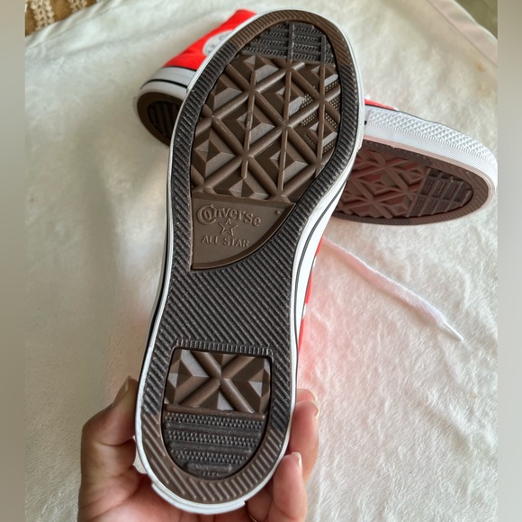 Converse Neón Orange Sneakers - Picture 4 of 4